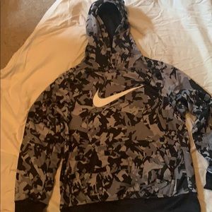 Nike camo hoodie